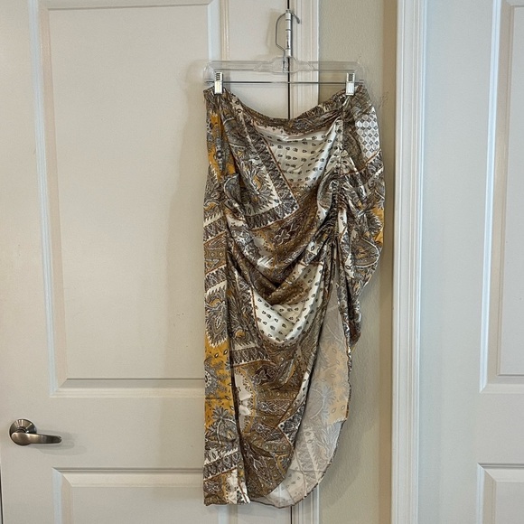 Boho Paisley Ruched Slit Midi
Skirt, Size: 2X - Picture 3 of 17